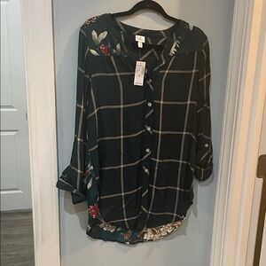 dressbarn Black Floral Plaid Button Down Shirt